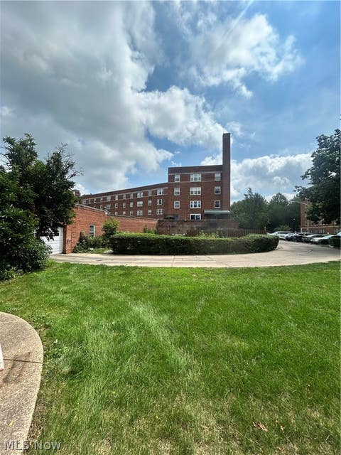 Tiny photo for 13800 Fairhill Road #318, Shaker Heights, OH 44120 (MLS # 5238061)