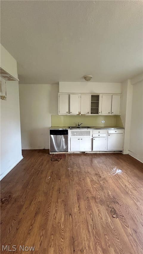 Tiny photo for 13800 Fairhill Road #318, Shaker Heights, OH 44120 (MLS # 5238061)