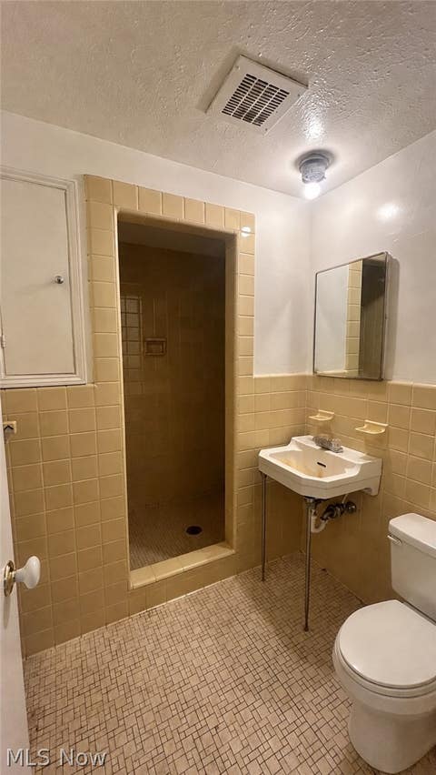 Tiny photo for 13800 Fairhill Road #318, Shaker Heights, OH 44120 (MLS # 5238061)