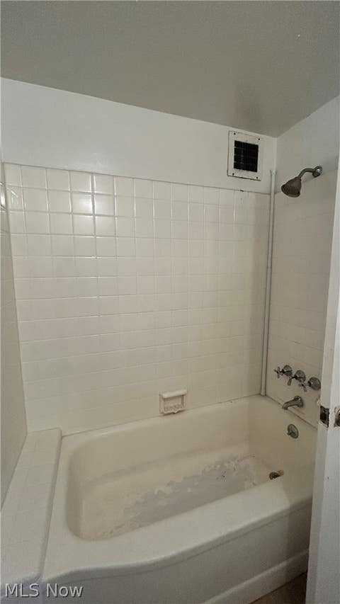 Tiny photo for 13800 Fairhill Road #318, Shaker Heights, OH 44120 (MLS # 5238061)