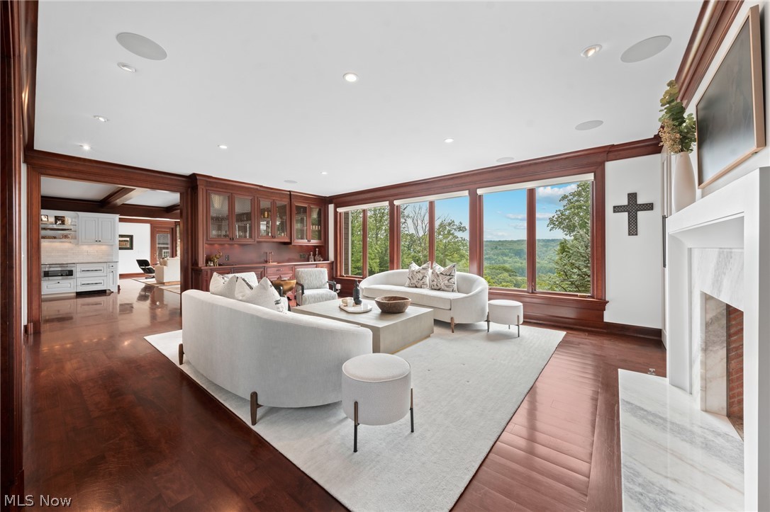 Gray Eagle Point - Residential