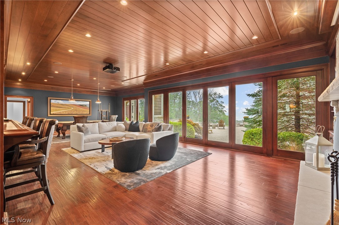 Gray Eagle Point - Residential