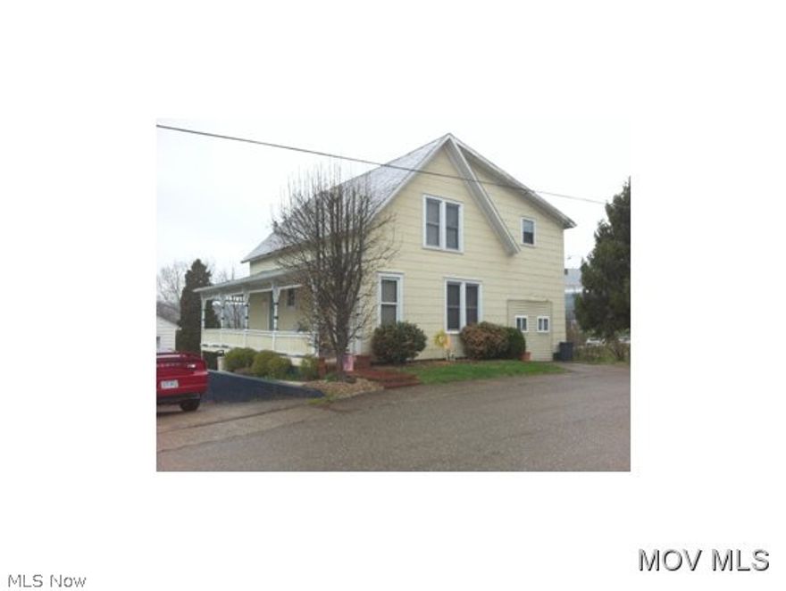 Lots of charm in this well priced starter home. Original woodwork and fireplace. Electric FP makes the LR cozy. Nice FR/den is located right off LR. All upstairs BRs have original wood floors. A lot of personality for a small price. Lg backyard. Close to Marietta Memorial Hospital. Sump pump in basement. 1st floor bath is roomy (10x9)could accommodate laundry-piano stays. Double lot.  Elem: Washington Elementary School  Elem/Bus: N  JrHigh: Marietta Middle School School  JrHigh/Bus: N  High: Marietta High School  High/Bus: N  Fire: CIT  Police: CTY  ;SQFT=Fin L1:616, Fin L2:616, Fin Above:1232, Fin Total:1232, Unfin Bsmt:518, Unfin Above:518;PRKG= Off Street, Parking Pad