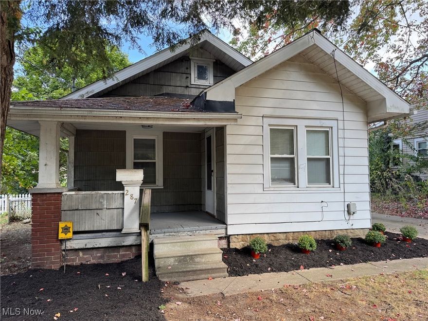 Great starter, investment or just the perfect little house to down-size to all on one floor. This had been a rental property for many years and has been recently refreshed with new interior paint, carpet cleaning, and updates to the bathroom (toilet, vanity, faucet, mirror, lights), new led ceiling fans in bedrooms, new exterior lights and new service door to the block garage with newer door and garage door opener. Fenced back yard and concrete drive. Close to metro parks. Roof less than 15, furnace less 8. Replacement windows throughout. Extra tall basement.