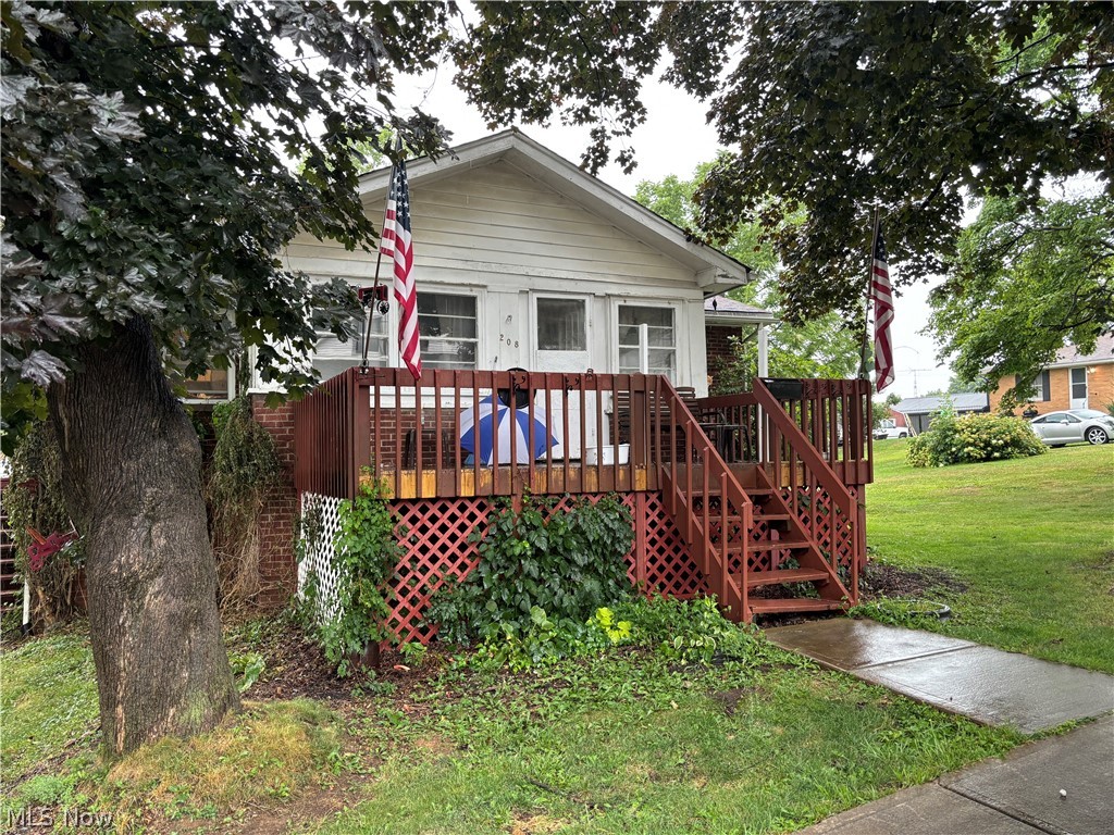 Welcome to 208 Scranton Ave Minerva, Ohio! If you are a handyman or investor you don't want to miss this opportunity to bid on this Brick home situated on 2 lots and featuring a detached garage. The home is an open canvas that will need an overhaul from top to bottom on the inside allowing you to design and decorate to your taste. This property will be offered at public Auction on Aug 24th @ 12 noon and open house will be on Wed Aug 14th 5:00 to 7:00 PM or by appointment.TERMS: 10% NON-REFUNDABLE deposit due day of auction with balance due at closing. NO CONTINGENCIES will be added to the purchase agreement. All inspections should be completed prior to bidding at the bidder's expense. All information is deemed from reliable sources but are not warranted in any way. All announcements day of Auction take precedence over any previous advertising.