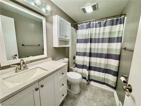 Tiny photo for 1068 Ivy Street NW, North Canton, OH 44720 (MLS # 5188199)