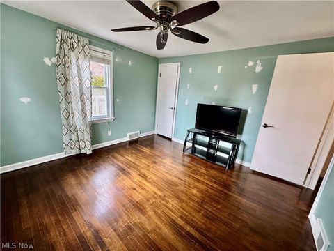 Tiny photo for 1068 Ivy Street NW, North Canton, OH 44720 (MLS # 5188199)