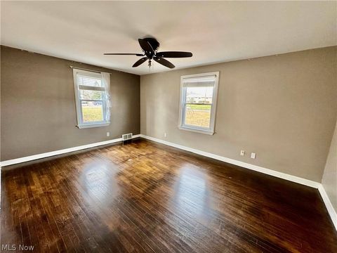 Tiny photo for 1068 Ivy Street NW, North Canton, OH 44720 (MLS # 5188199)