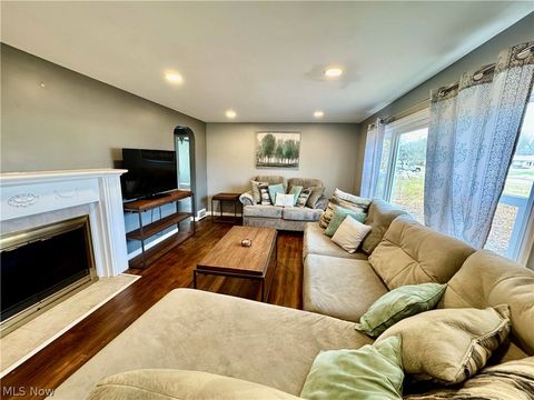 Tiny photo for 1068 Ivy Street NW, North Canton, OH 44720 (MLS # 5188199)