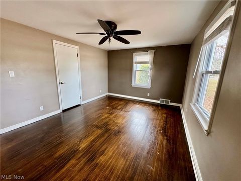 Tiny photo for 1068 Ivy Street NW, North Canton, OH 44720 (MLS # 5188199)