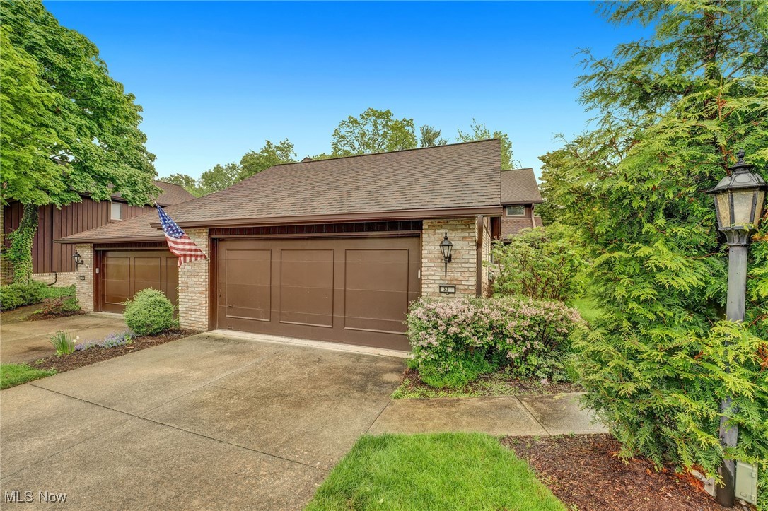 33 Brandon Place, Rocky River, Ohio image 1