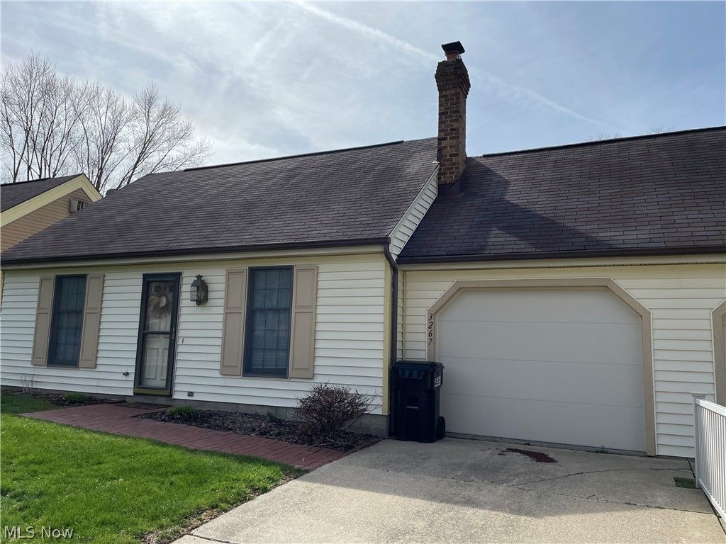 Photo of 3267 Pinewood Dr, New Waterford, OH 44445 (MLS # 5195522)