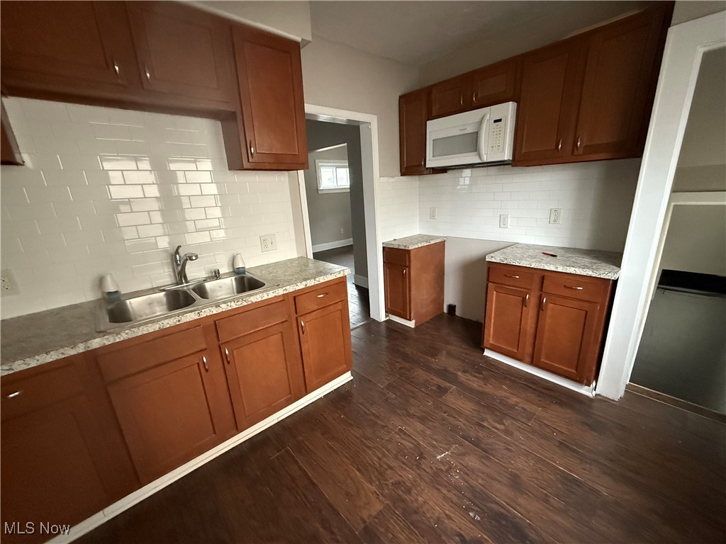 L C Durschlags - Residential Lease