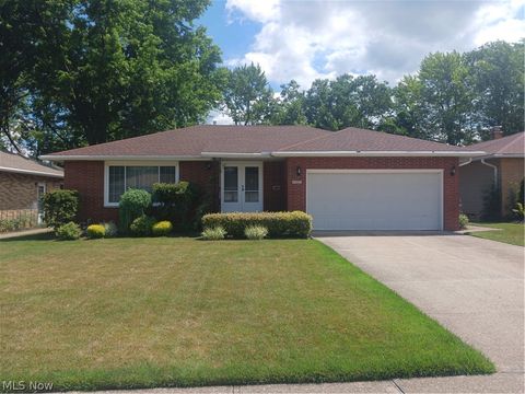 6385 Piercefield Mayfield Heights, OH 44143