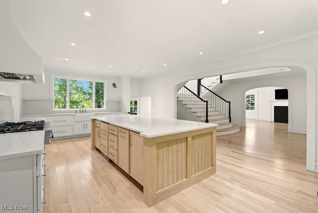 Chagrin Falls, Ohio 44023, United States, 5 Bedrooms Bedrooms, ,5 BathroomsBathrooms,Residential,Contingent,221251