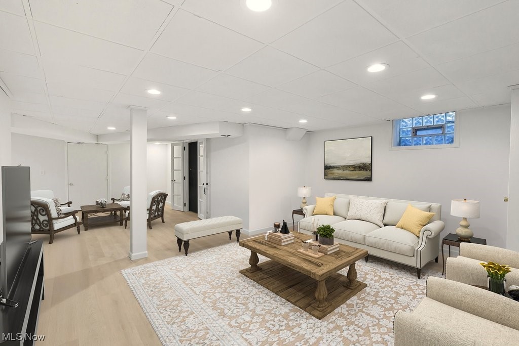 Chagrin Falls, Ohio 44023, United States, 5 Bedrooms Bedrooms, ,5 BathroomsBathrooms,Residential,Contingent,221251