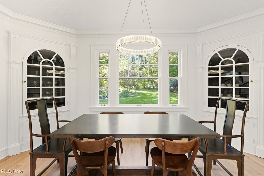 Chagrin Falls, Ohio 44023, United States, 5 Bedrooms Bedrooms, ,5 BathroomsBathrooms,Residential,Contingent,221251