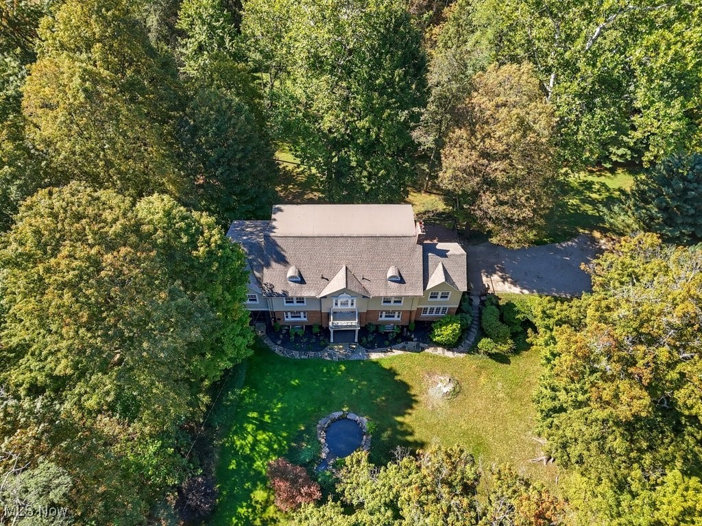 Chagrin Falls, Ohio 44023, United States, 5 Bedrooms Bedrooms, ,5 BathroomsBathrooms,Residential,Contingent,221251