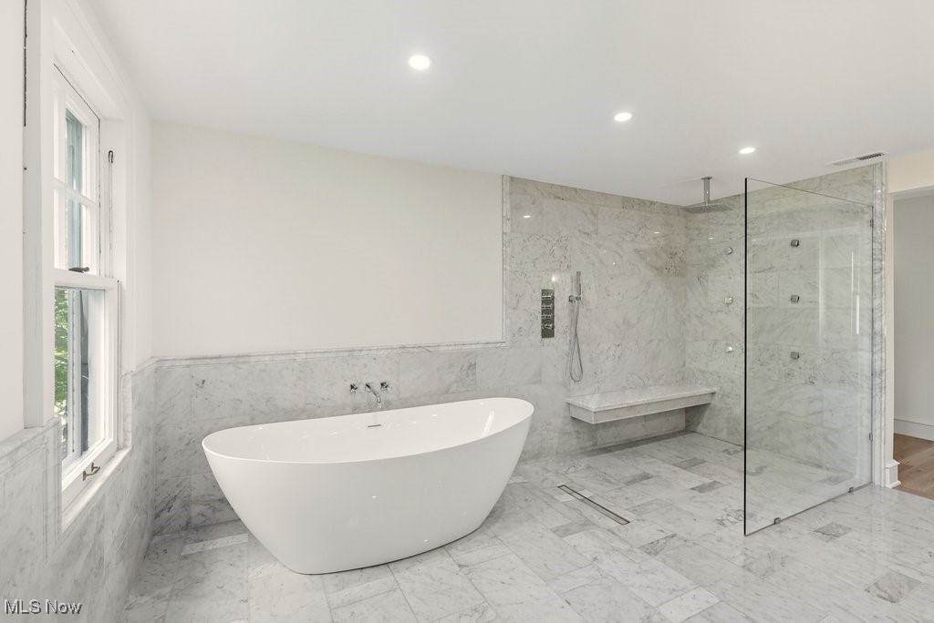 Chagrin Falls, Ohio 44023, United States, 5 Bedrooms Bedrooms, ,5 BathroomsBathrooms,Residential,Contingent,221251