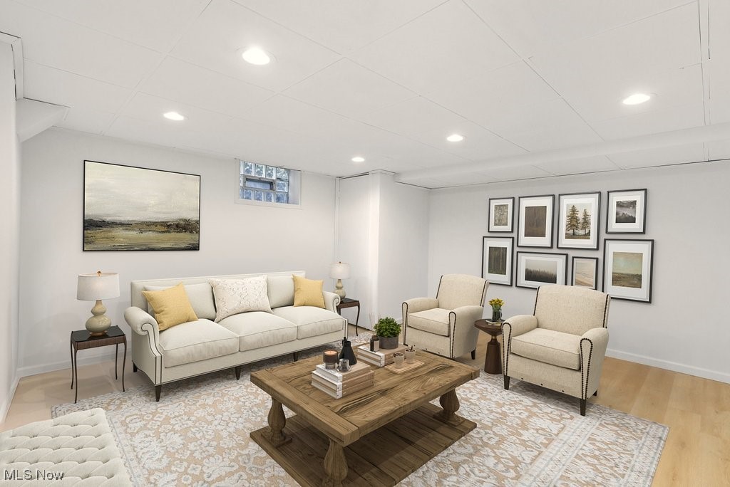 Chagrin Falls, Ohio 44023, United States, 5 Bedrooms Bedrooms, ,5 BathroomsBathrooms,Residential,Contingent,221251