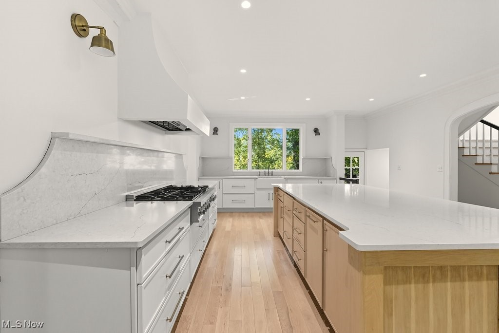 Chagrin Falls, Ohio 44023, United States, 5 Bedrooms Bedrooms, ,5 BathroomsBathrooms,Residential,Contingent,221251