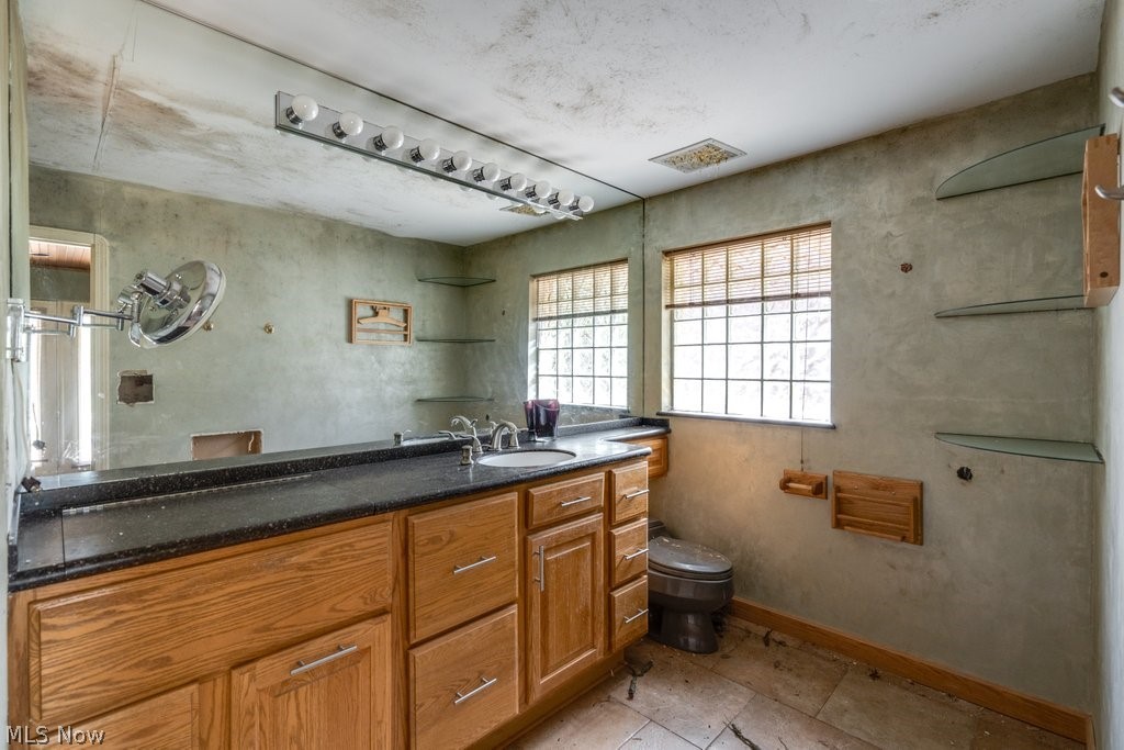 Royalton Sec 18 - Commercial Sale