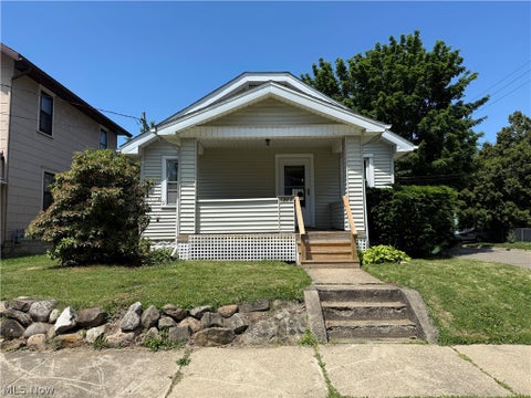 Homes For Sale - 1821 Marks Avenue<br/> Summit County, Akron, OH 44305