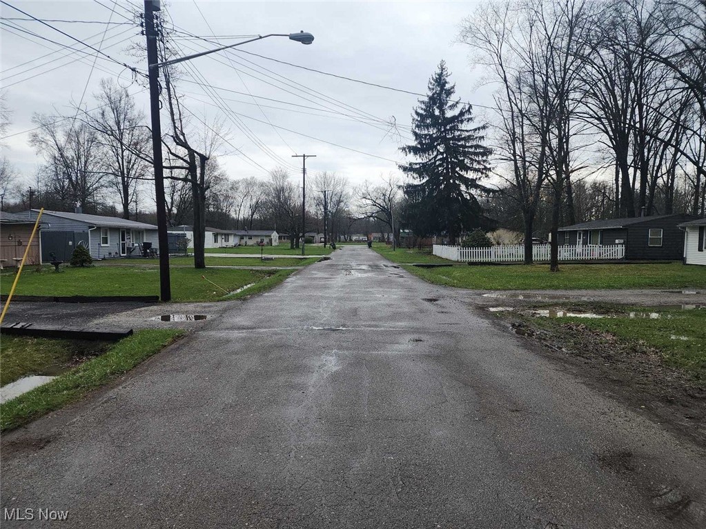 507 Oak Circle, Warren, Ohio image 13