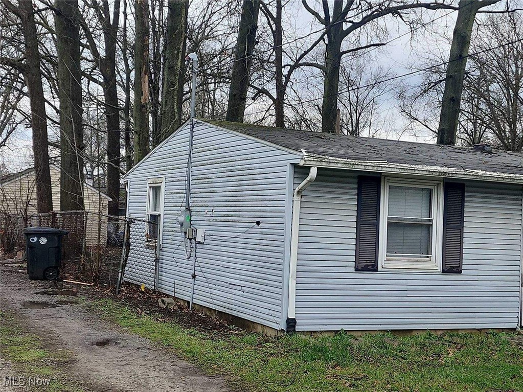 507 Oak Circle, Warren, Ohio image 12