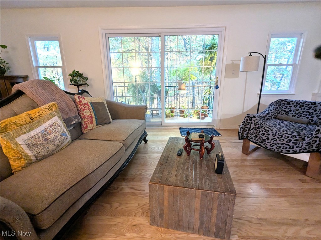 Chagrin Falls, Ohio 44022, United States, 3 Bedrooms Bedrooms, ,3 BathroomsBathrooms,Residential,Active,230399