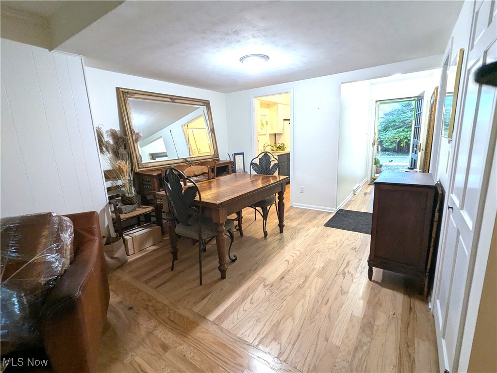 Chagrin Falls, Ohio 44022, United States, 3 Bedrooms Bedrooms, ,3 BathroomsBathrooms,Residential,Active,230399