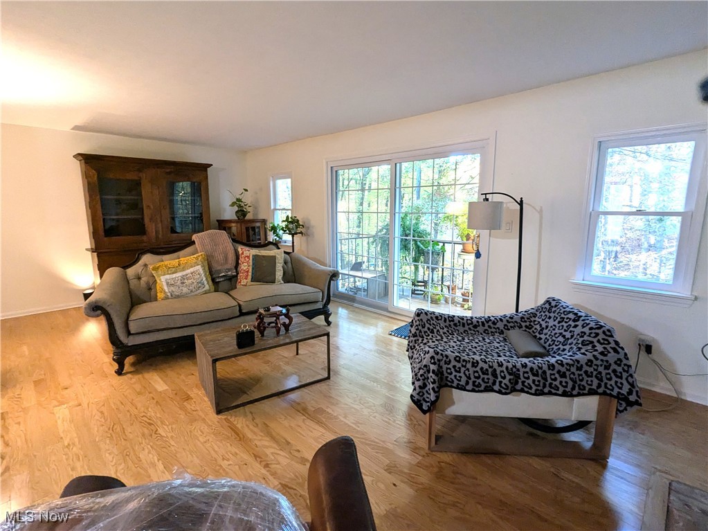 Chagrin Falls, Ohio 44022, United States, 3 Bedrooms Bedrooms, ,3 BathroomsBathrooms,Residential,Active,230399