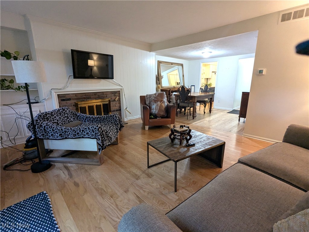 Chagrin Falls, Ohio 44022, United States, 3 Bedrooms Bedrooms, ,3 BathroomsBathrooms,Residential,Active,230399