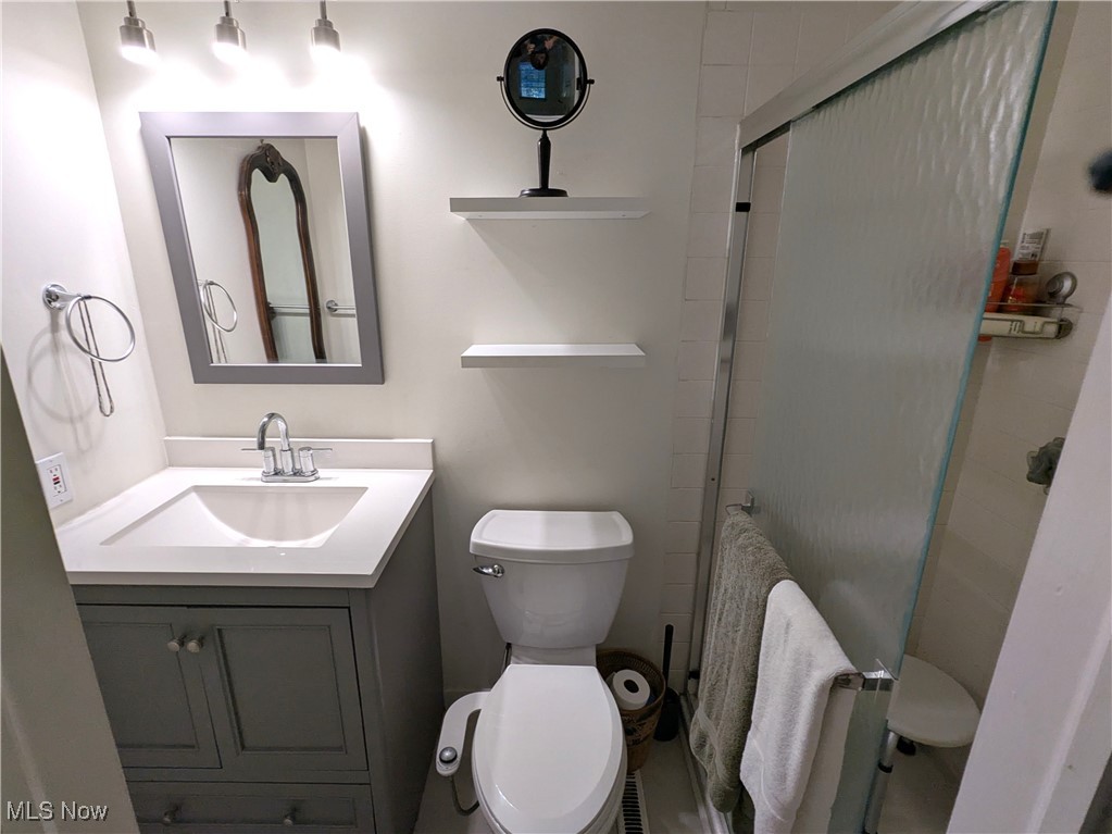 Chagrin Falls, Ohio 44022, United States, 3 Bedrooms Bedrooms, ,3 BathroomsBathrooms,Residential,Active,230399