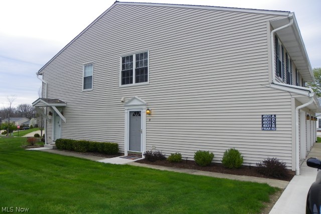 Motivated seller says bring offer! Spacious & beautifully maintained 3 bedroom, 1.5 bath condo with attached garage* Open floor plan* Neutral decor thru out* Applianced kitchen (range, refrig, microwave, disposal & dishwasher)* Updates include siding & roof (2012), windows & front door (2007), bathroom (2008), furnace & disposal (2009) and dishwasher (2013)* Master bedroom with half bath* Recreational facilities include in-ground pool, tennis courts, clubhouse and playground* Convenient location* A must see!