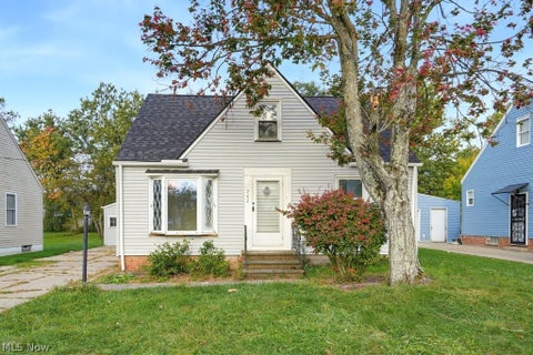 Photo of 742 Northfield Road, Bedford, OH 44146 (MLS # 5252777)
