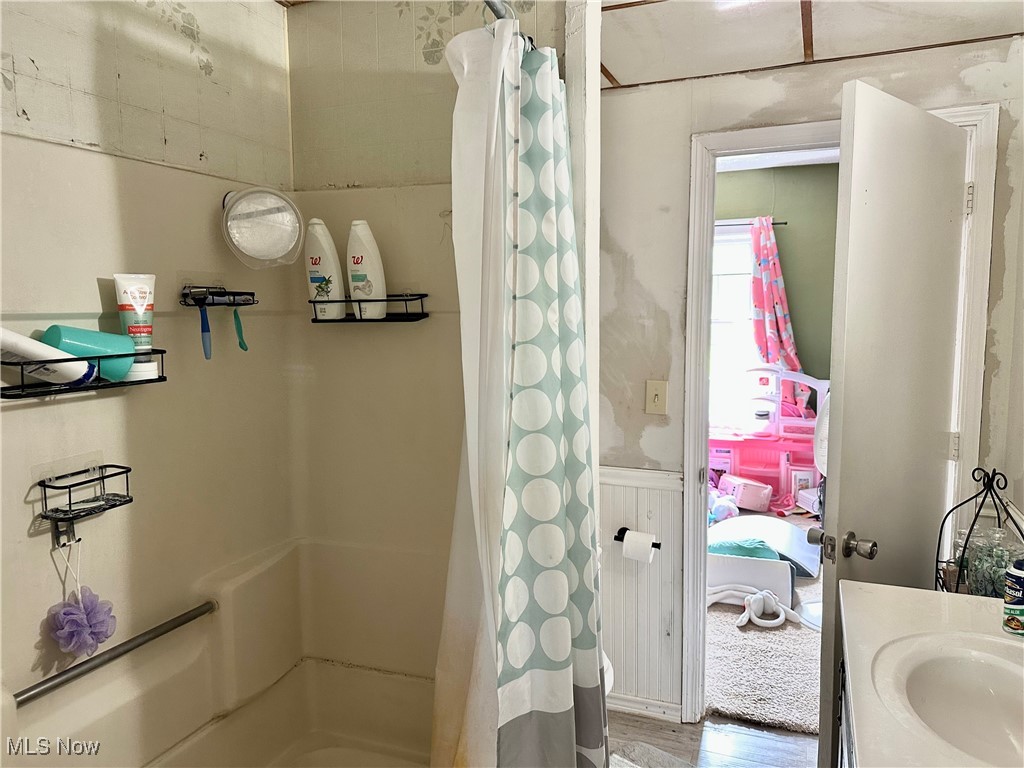 Garrettsville, Ohio 44231, United States, 7 Bedrooms Bedrooms, ,3 BathroomsBathrooms,Residential,Active,157359