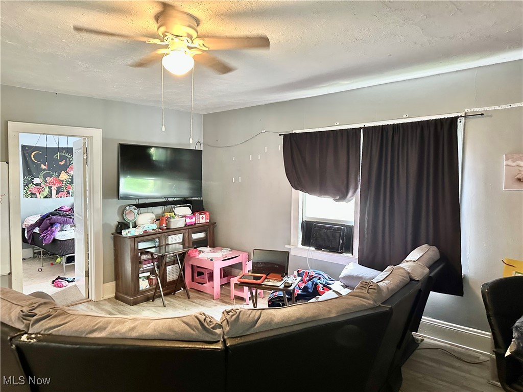 Garrettsville, Ohio 44231, United States, 7 Bedrooms Bedrooms, ,3 BathroomsBathrooms,Residential,Active,157359