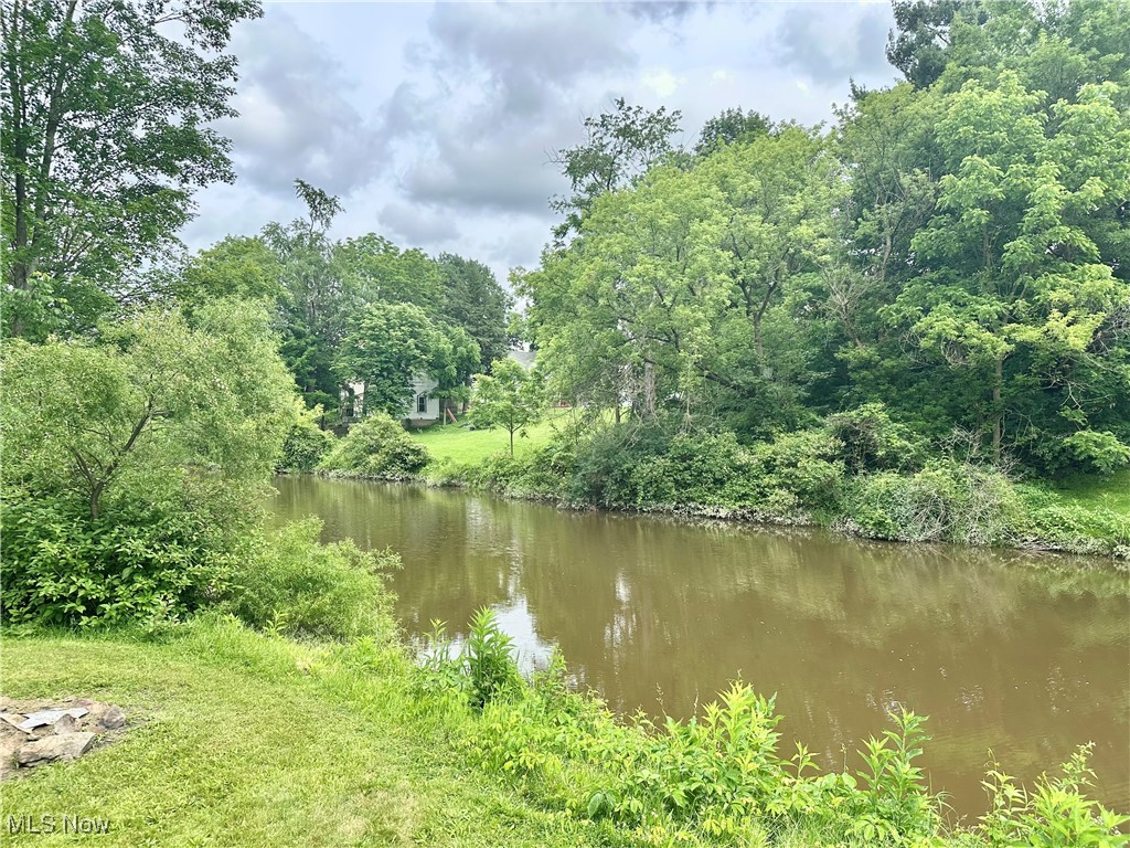 Garrettsville, Ohio 44231, United States, 7 Bedrooms Bedrooms, ,3 BathroomsBathrooms,Residential,Active,157359