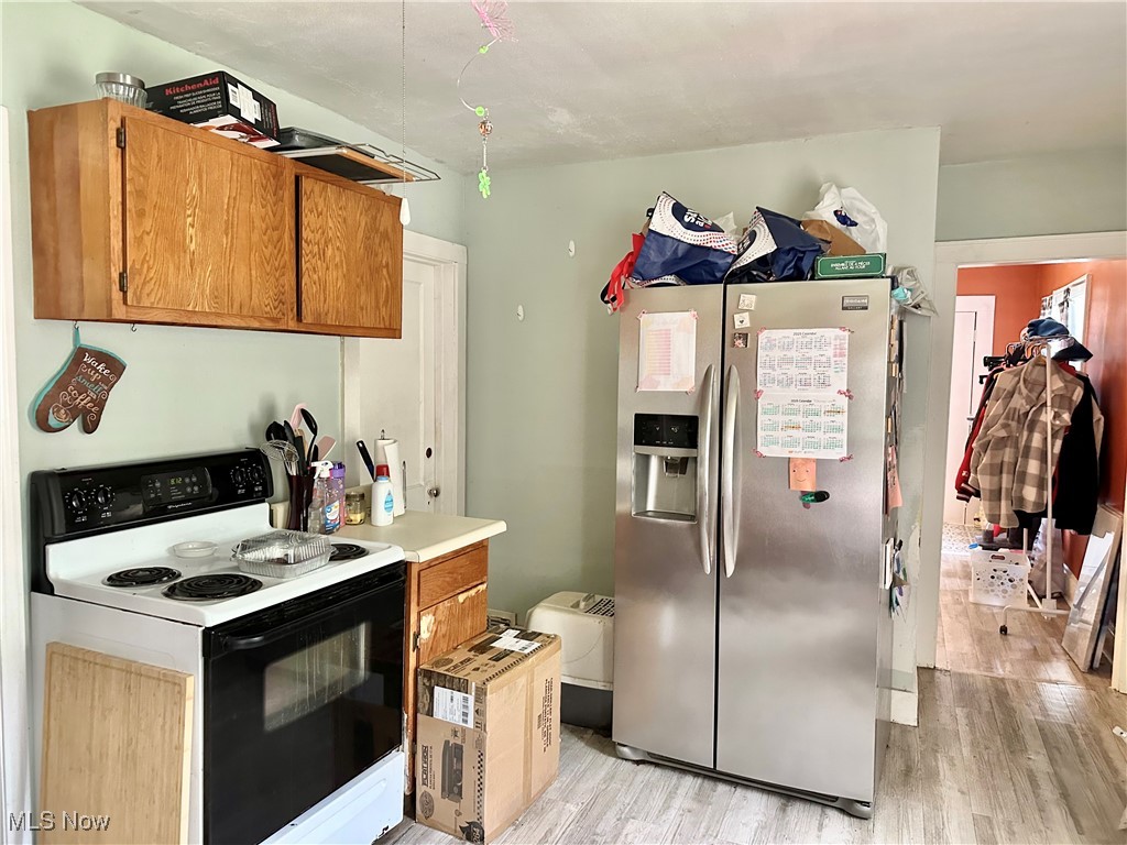 Garrettsville, Ohio 44231, United States, 7 Bedrooms Bedrooms, ,3 BathroomsBathrooms,Residential,Active,157359