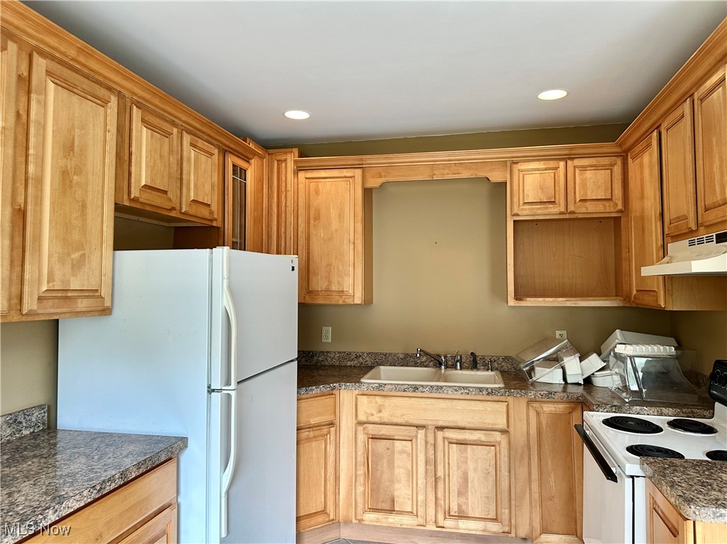 Garrettsville, Ohio 44231, United States, 7 Bedrooms Bedrooms, ,3 BathroomsBathrooms,Residential,Active,157359