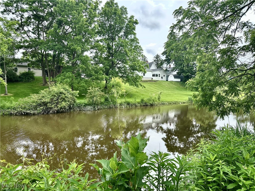 Garrettsville, Ohio 44231, United States, 7 Bedrooms Bedrooms, ,3 BathroomsBathrooms,Residential,Active,157359