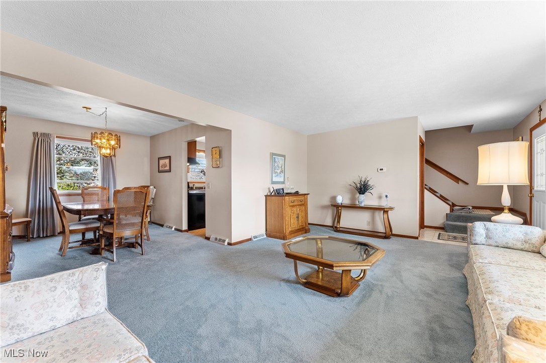 537 Ezmor Lane, Wickliffe, Ohio image 5