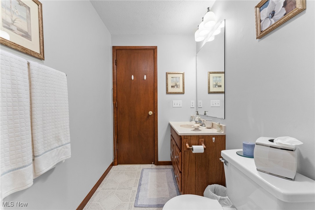 537 Ezmor Lane, Wickliffe, Ohio image 27