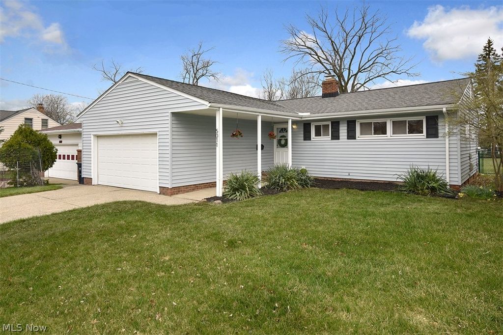 Photo of 5011 S Sedgewick Road, Lyndhurst, OH 44124 (MLS # 5198180)