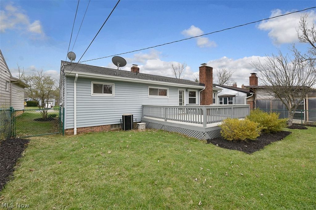 Photo of 5011 S Sedgewick Road, Lyndhurst, OH 44124 (MLS # 5198180)