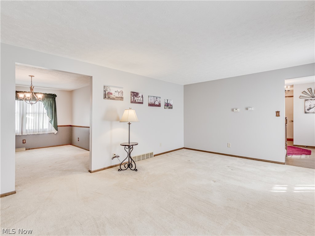 Williamsburg Village Estates - Residential