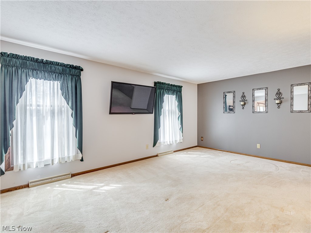 Williamsburg Village Estates - Residential