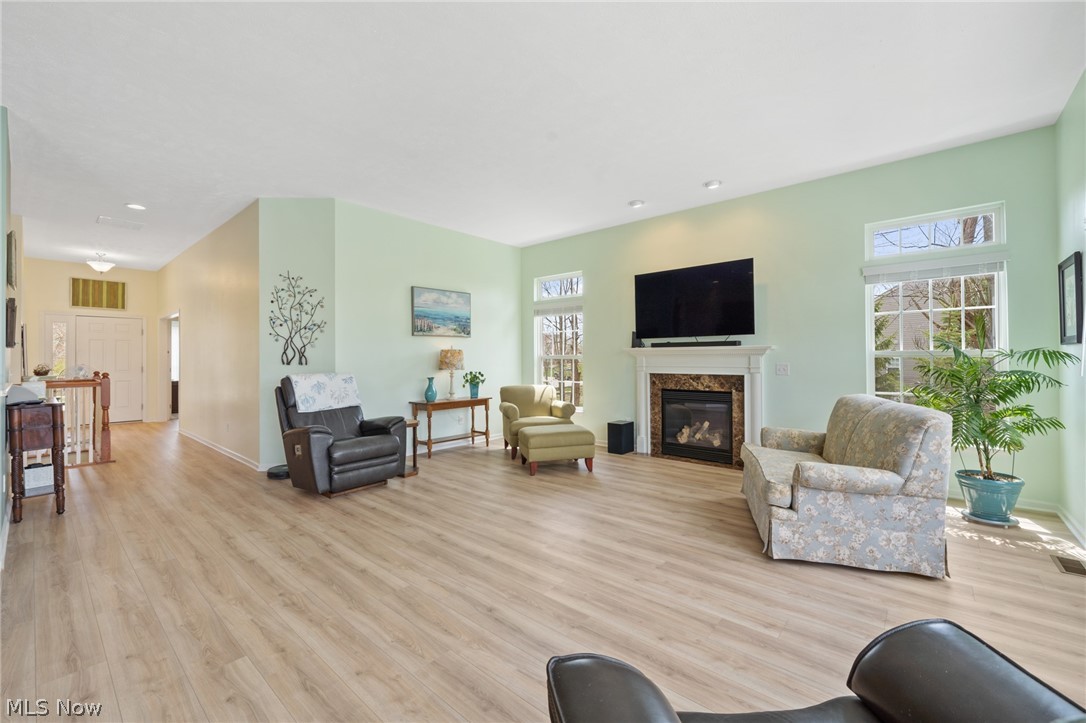 Villas/Worthington Ph 01 - Residential