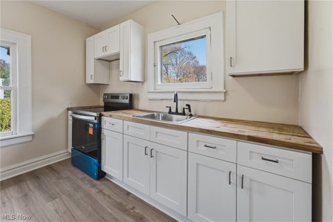Tiny photo for 671 Russell Avenue, Akron, OH 44307 (MLS # 5254713)